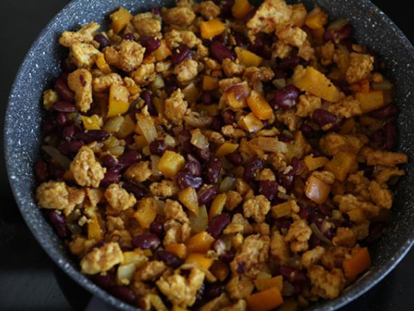 Kasvissyöjä fajitas teksturoidun soijaproteiinin kanssa - Valmistelu askel 3