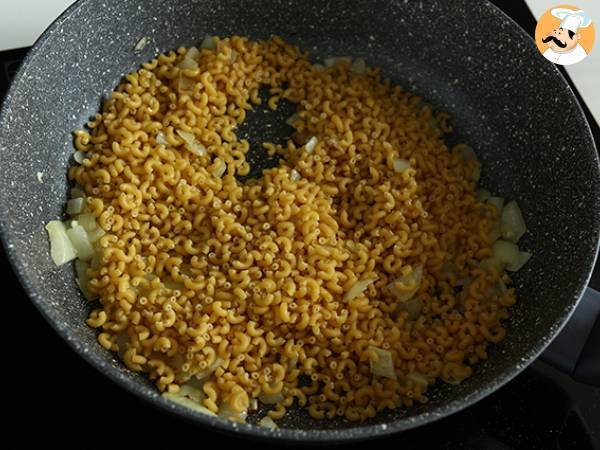 Risotto coquillettesilla, herneillä, kesäkurpitsoilla, valkosipuli-yrttijuustolla - Valmistelu askel 3