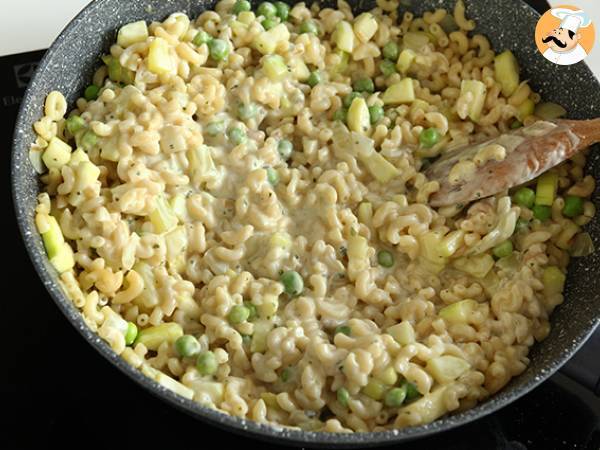 Risotto coquillettesilla, herneillä, kesäkurpitsoilla, valkosipuli-yrttijuustolla - Valmistelu askel 7