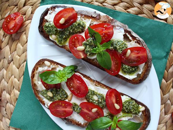Tuorejuusto-pesto-kirsikkatomaattivoileivät - Valmistelu askel 6