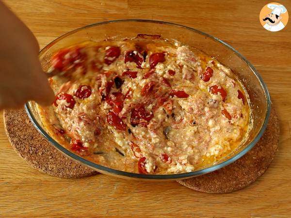 Tagliatelle feta ja kirsikkatomaatit - paistettu fetapasta - Valmistelu askel 6