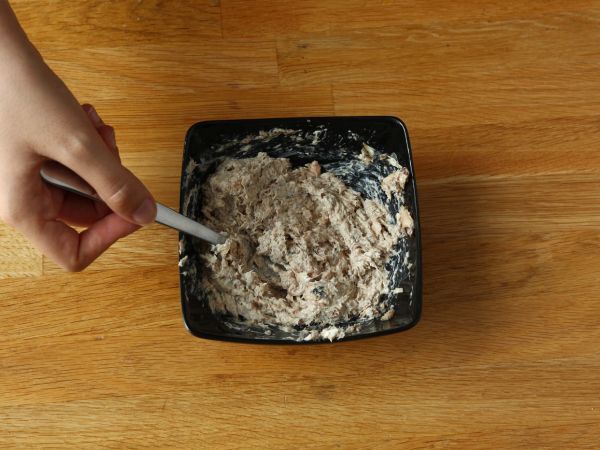 Kesäkurpitsa- ja sardiinirullat - Valmistelu askel 2