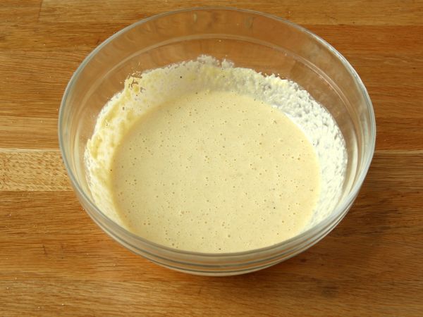 Mannakakku kesäkurpitsojen ja porkkanoiden kanssa - Valmistelu askel 1