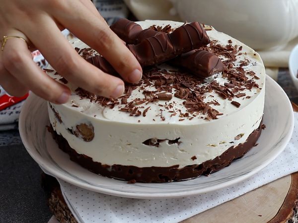 Upea Kinder Bueno -juustokakku ilman leivontaa - Valmistelu askel 6