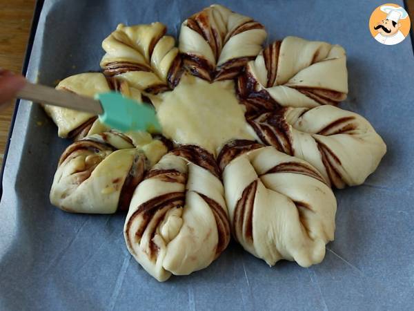 Brioche lumihiutale levitteellä - Valmistelu askel 12