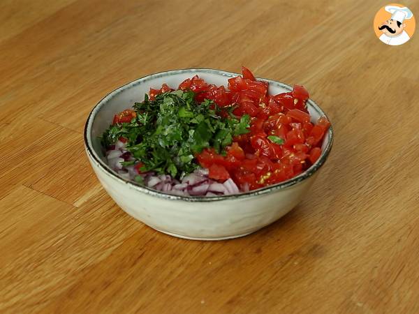 Pico de gallo ja kotitekoisia tortillachipsejä - Valmistelu askel 1
