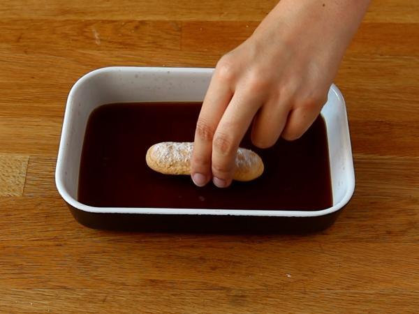 Herkullinen tiramisu-tyylinen charlotte ilman munia - Valmistelu askel 1