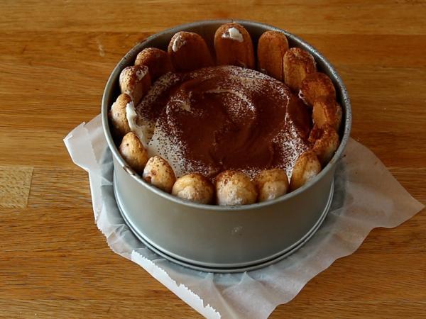 Herkullinen tiramisu-tyylinen charlotte ilman munia - Valmistelu askel 5