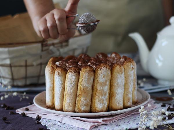 Herkullinen tiramisu-tyylinen charlotte ilman munia - Valmistelu askel 7