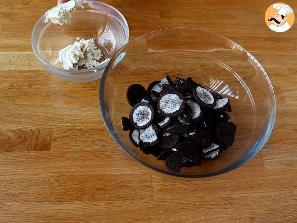 Oreo-kakku kolmella ainesosalla, valmis 6 minuutissa mikroaaltouunissa! - Valmistelu askel 1