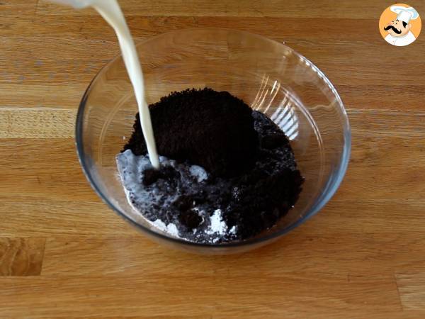 Oreo-kakku kolmella ainesosalla, valmis 6 minuutissa mikroaaltouunissa! - Valmistelu askel 2