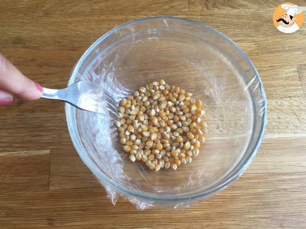 Öljytön mikroaaltouunipopcorn - Valmistelu askel 2