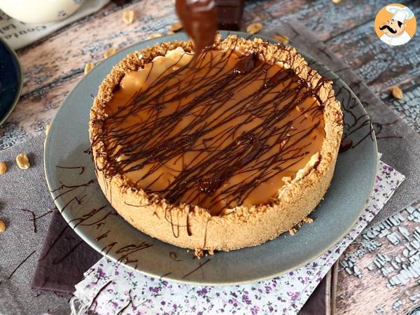 Erittäin herkullinen Snickers-tyylinen juustokakku - Valmistelu askel 8