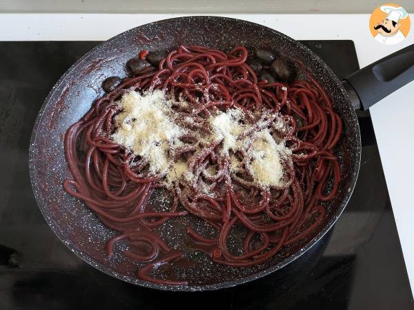 Spaghetti al fuoco di Bacco: punaviinipasta, joka tuo pöytään jotain erityistä - Valmistelu askel 5