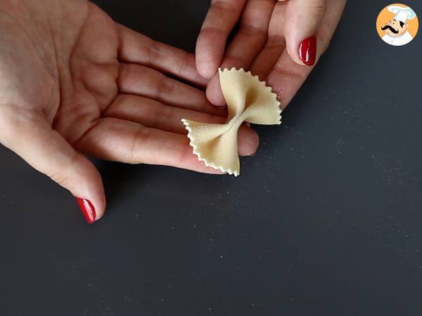 Kotitekoiset farfalle - Valmistelu askel 9