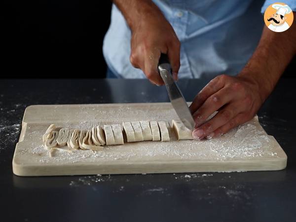 Kotitekoinen tagliatelle, menettely selitetään vaihe vaiheelta - Valmistelu askel 6