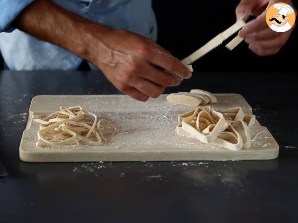 Kotitekoinen tagliatelle, menettely selitetään vaihe vaiheelta - Valmistelu askel 7