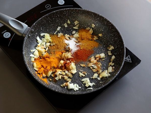 Kikhernecurry, super herkullinen vegaaninen resepti - Valmistelu askel 2