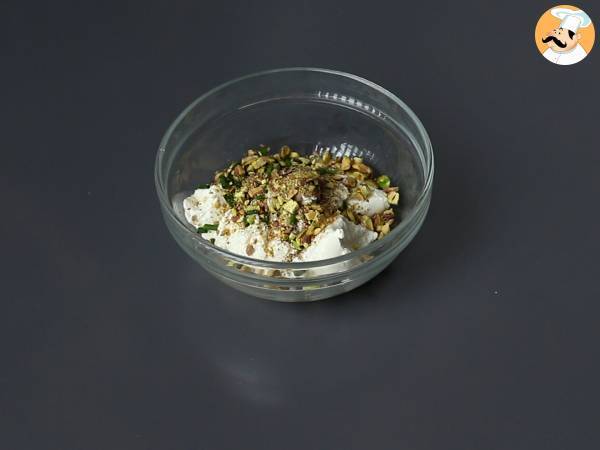 Lohirulla lohitäytteellä ricotta- ja pistaasipähkinöiden kera - Valmistelu askel 2