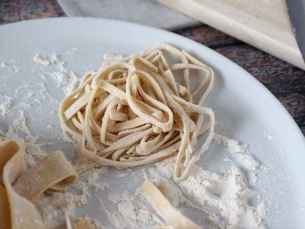 Tagliolini, vaiheittainen ohje niiden valmistamiseen kotona - Valmistelu askel 6