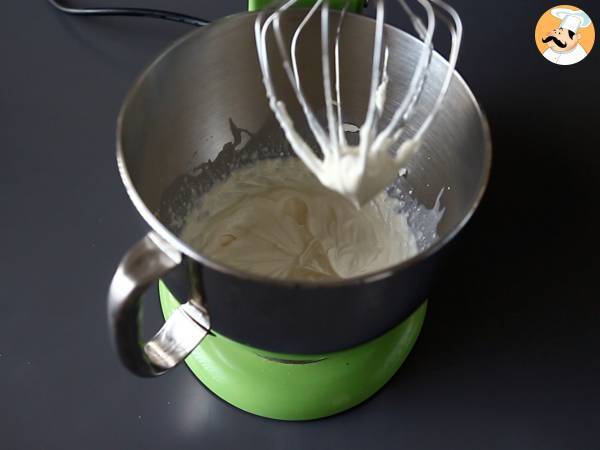 Raffaello-tyyliset kookospähkinäverinit - satumainen jälkiruoka lumipallossa - Valmistelu askel 3