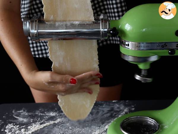 Kuinka tehdä kotitekoista pastaa: sorpresine, kauniita pieniä pastoja - Valmistelu askel 3