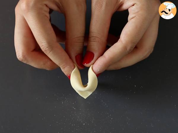Kuinka tehdä kotitekoista pastaa: sorpresine, kauniita pieniä pastoja - Valmistelu askel 6
