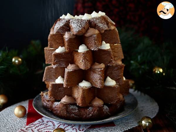 Pandoro-briossit, jotka on täytetty Nutella-kermalla ja vaniljakermalla joulukuusen muodossa. - Valmistelu askel 9