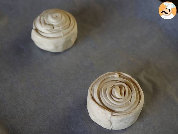 New Yorkin roll maison express, Ranskassa kovassa huudossa olevan viennoiserien edullinen versio. - Valmistelu askel 7