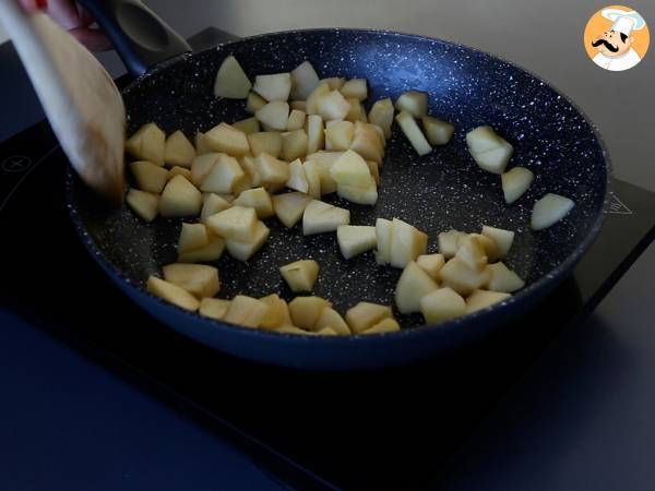 Omena turnovers hasselpähkinäkermalla itsenäisyyspäivää varten - Valmistelu askel 3