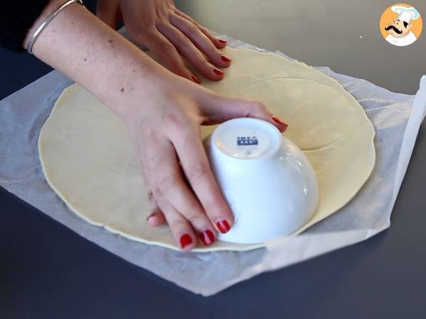 Omena turnovers hasselpähkinäkermalla itsenäisyyspäivää varten - Valmistelu askel 4