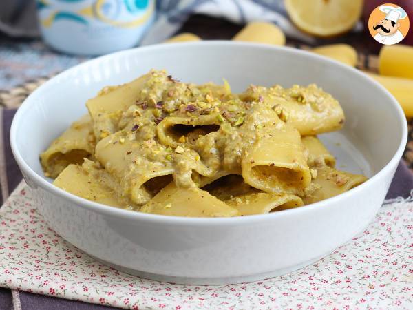 Pasta tonnikalan, pistaasipähkinöiden ja sitruunan kanssa - Valmistelu askel 6