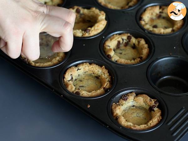 Suklaaganassilla täytetyt keksikupit porkkanapadan tyyliin - Valmistelu askel 4