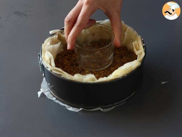 Baklava-tyylinen juustokakku pistaasipähkinöiden kanssa, rapea ja sulava - Valmistelu askel 4