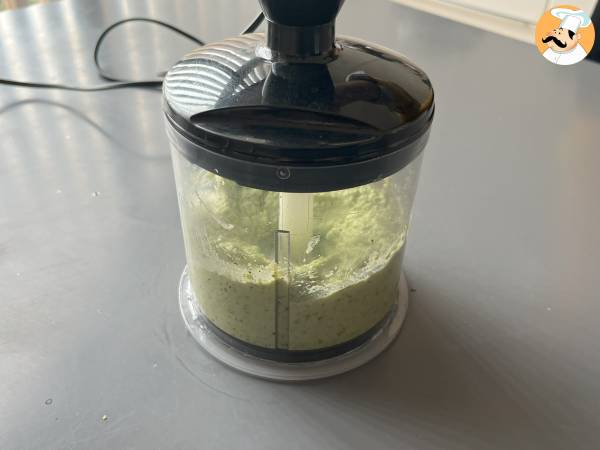 Kylmää pastaa kesäkurpitsapeston, puhvelimozzarellan ja aurinkokuivattujen tomaattien kanssa - Valmistelu askel 2