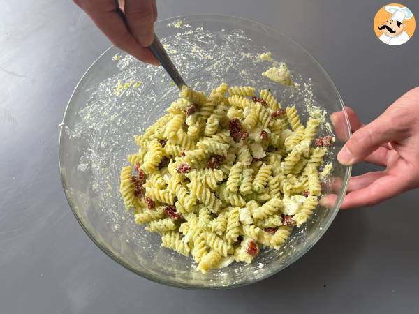 Kylmää pastaa kesäkurpitsapeston, puhvelimozzarellan ja aurinkokuivattujen tomaattien kanssa - Valmistelu askel 4