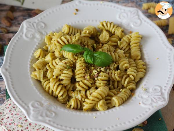 Pasta pistaasipestolla, herkullinen ja helppo resepti - Valmistelu askel 4