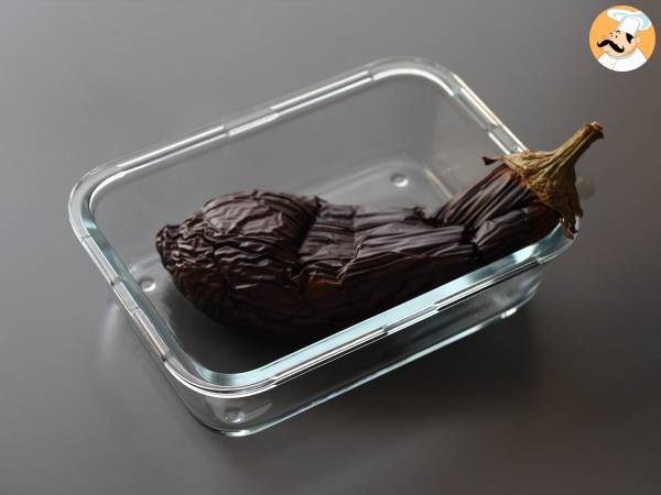 Baba ganoush, herkullinen libanonilainen munakoisolevite. - Valmistelu askel 3