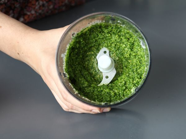 Persilja- ja maapähkinäpesto, makujen räjähdys - Valmistelu askel 3