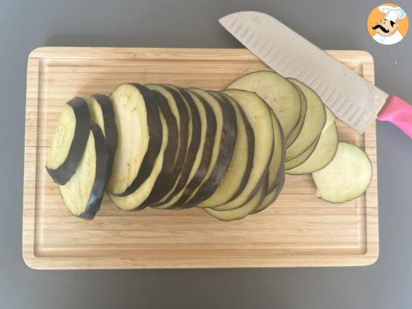 Sicilian pasta munakoisolla, helppo ja kevyt versio - Pasta alla Norma - Valmistelu askel 1