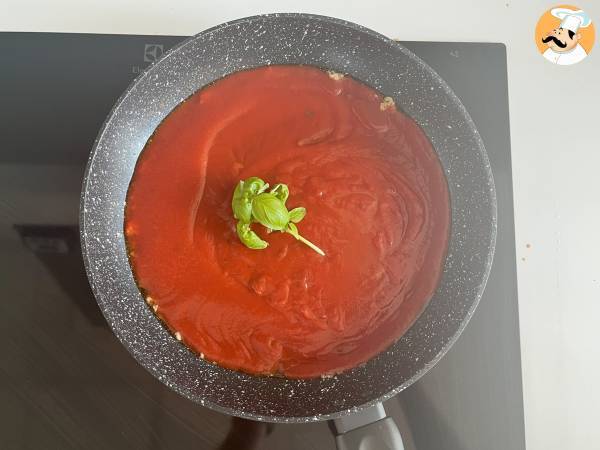 Sicilian pasta munakoisolla, helppo ja kevyt versio - Pasta alla Norma - Valmistelu askel 3