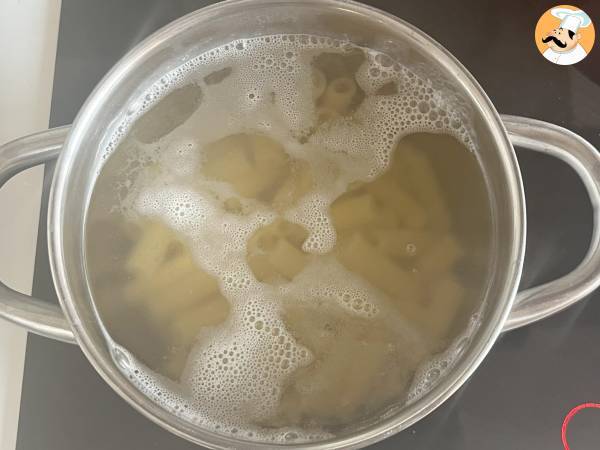 Sicilian pasta munakoisolla, helppo ja kevyt versio - Pasta alla Norma - Valmistelu askel 5