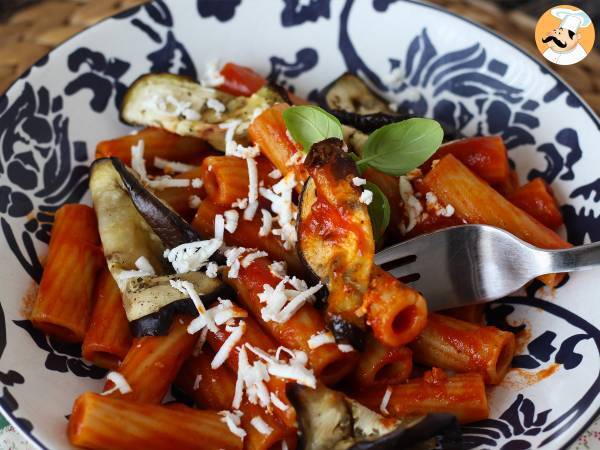 Sicilian pasta munakoisolla, helppo ja kevyt versio - Pasta alla Norma - Valmistelu askel 7