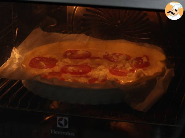 Kasvisruokaa tomaatti-feta-quiche, joka sopii täydellisesti piknikille! - Valmistelu askel 5