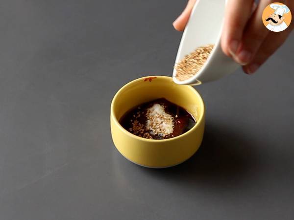 Mausteinen korealainen gochujang-kastike Bibimbapille - Valmistelu askel 1