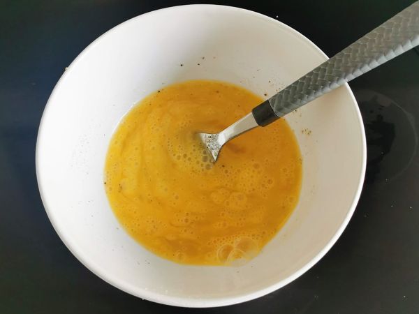 Juustomunakas, pikaresepti valmis 5 minuutissa! - Valmistelu askel 2
