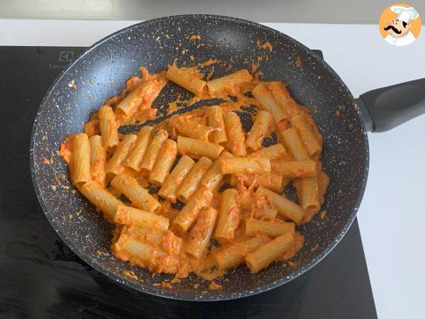 Pasta paprikan ja Philadelphia-juuston kanssa - Valmistelu askel 7