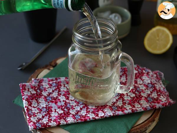 Hugo Spritz ja elderflower-siirappi, raikas ja makea cocktail - Valmistelu askel 2