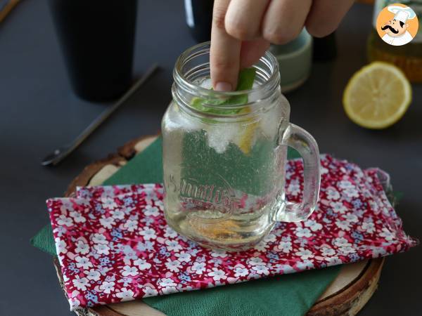 Hugo Spritz ja elderflower-siirappi, raikas ja makea cocktail - Valmistelu askel 4