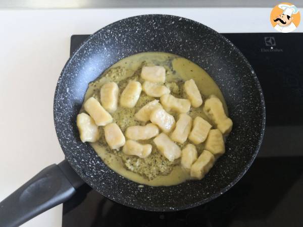 Kotitekoisia perunagnoccheja peston kanssa - Valmistelu askel 6